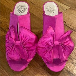 Vince Camuto pink bow dress sandals